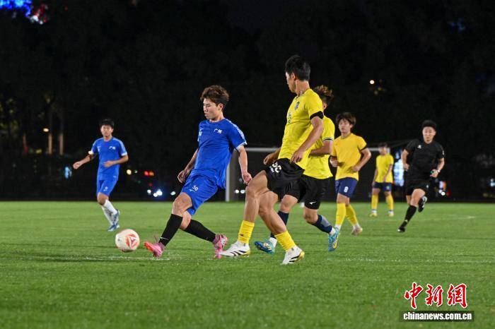 里程碑夜广州队完成体检转会期那不勒斯备战CBA常规赛，Uzi在老鹰比赛中大比分领先看傻球迷